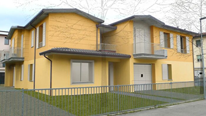 Casa in vendita in Via Pascoli Bagnara di Romagna, Bagnara Di Romagna