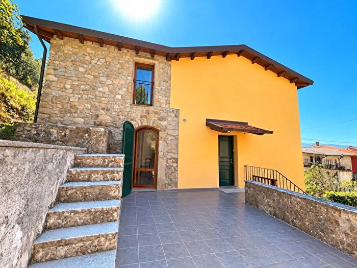 Casa quadrilocale in vendita in Via Vezzale, Polverara, Riccò del Golfo di Spezia