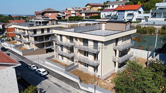 Appartamento quadrilocale in vendita in Corso Enotria, Alba