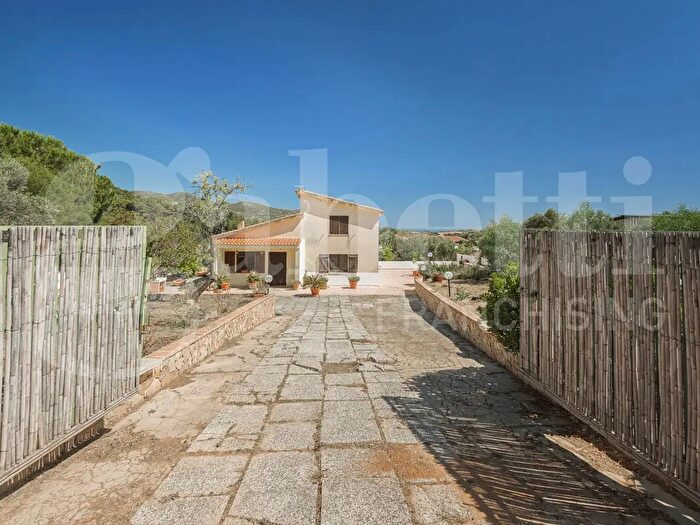 Casa con 5 locali in vendita in Strada Comunale Cani Nieddu Sn, Quartu Sant'Elena