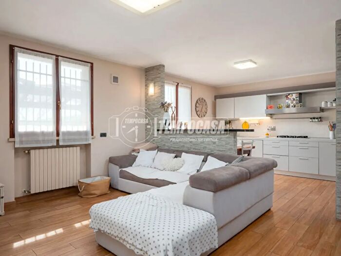 Appartamento quadrilocale in vendita in Via Francesco Borromini, Reggio Emilia
