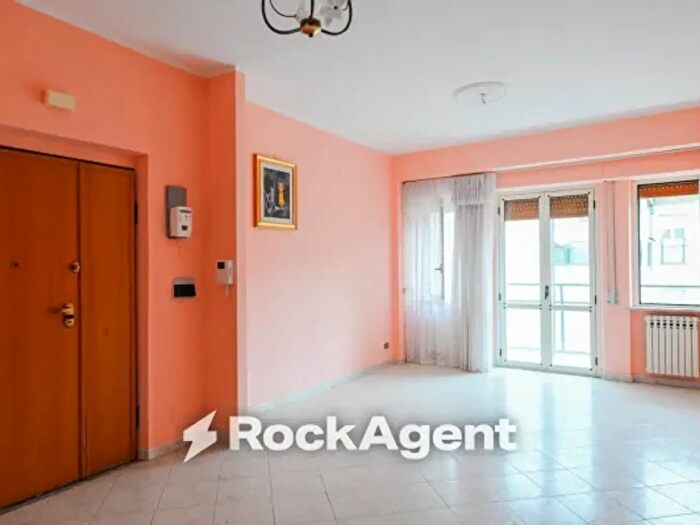 Appartamento trilocale in vendita in Via Giovanni Paolo Parisio, Catanzaro