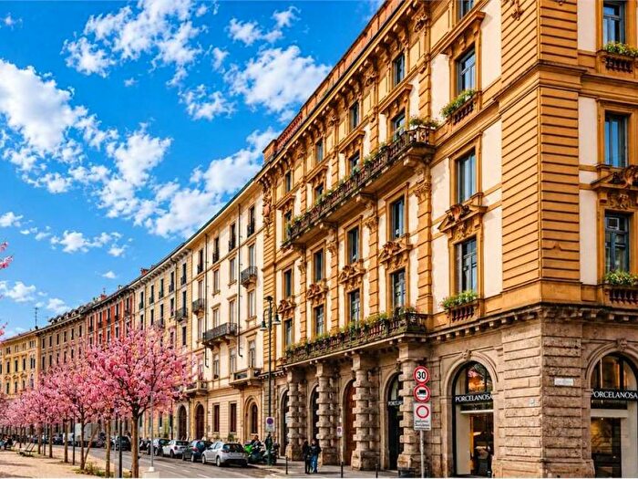Appartamento trilocale in affitto in Piazza Castello, Cadorna Castello, Milano