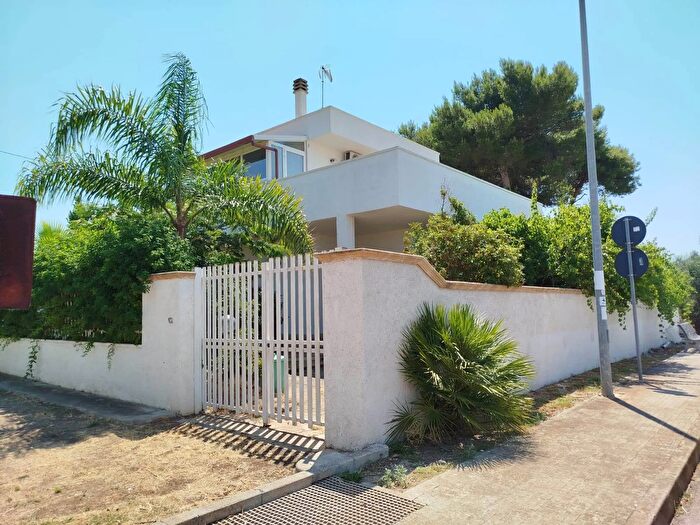 Casa con 5 locali in vendita in Via Rizzo Porto Cesareo, Porto Cesareo