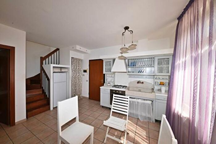 Appartamento trilocale in vendita in Via di Montione, Arezzo