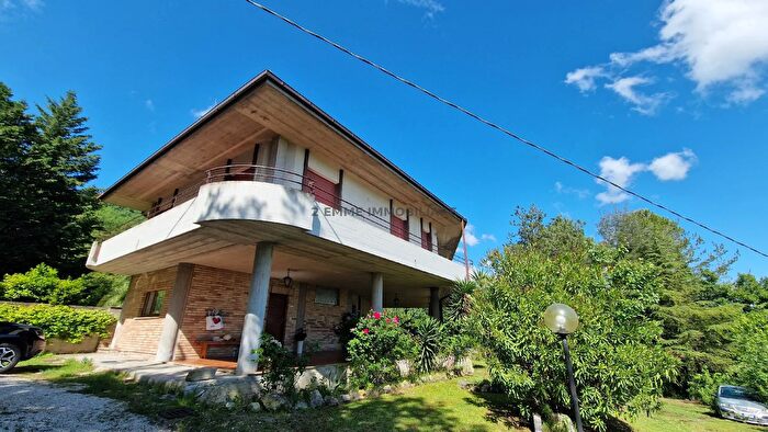 Casa con 10 locali in vendita in Frazione Valli, Ascoli Piceno