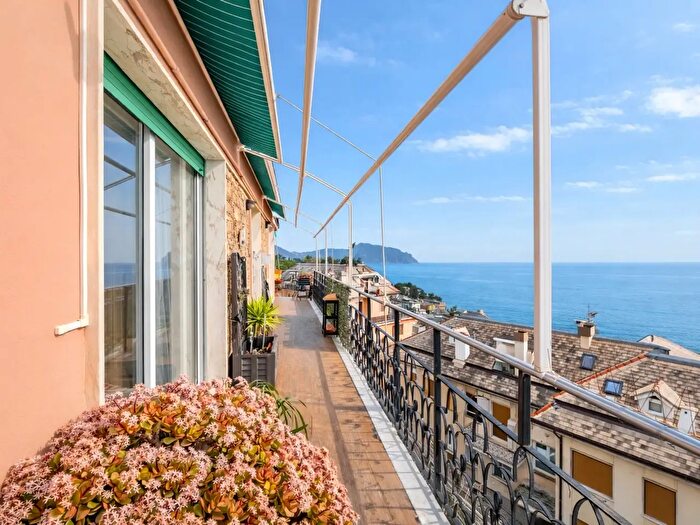 Appartamento con 6 locali in vendita in Via Fratelli Ferrari, Bogliasco