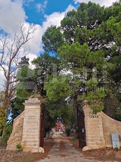Casa con 10 locali in vendita in Strada Statale Sc, Brindisi