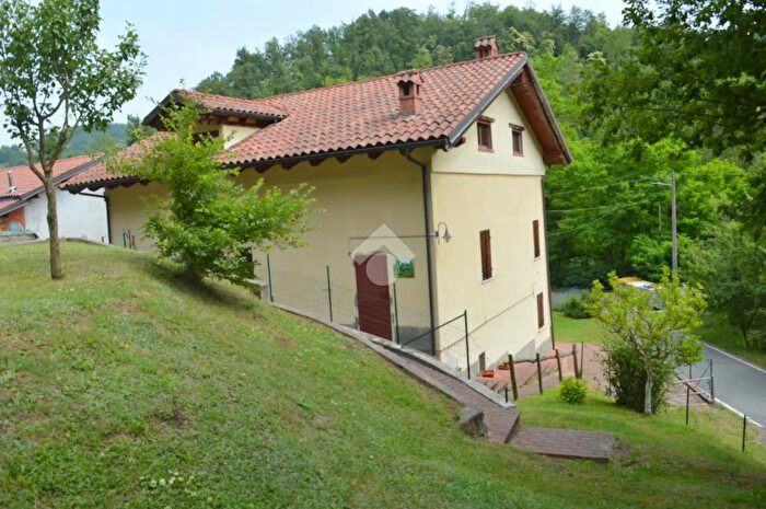 Casa con 5 locali in vendita in Frazione Caldasio, Ponzone