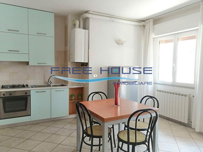 Appartamento trilocale in affitto in Viale dei Mille, Cervia