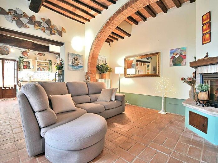 Casa quadrilocale in vendita in Via delle Crete Senesi, Castelnuovo Berardenga