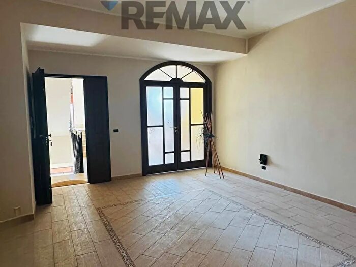 Appartamento con 6 locali in vendita in Piazza Umberto, Melilli