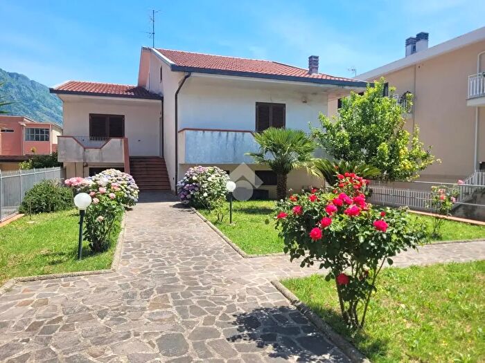 Casa con 5 locali in vendita in Via Annunziata, Airola