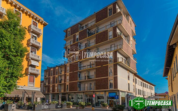 Appartamento trilocale in vendita in Via Giuseppe Garibaldi, Magenta