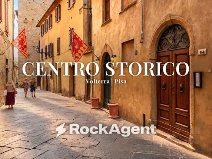 Appartamento trilocale in vendita in Via dei Sarti, Volterra