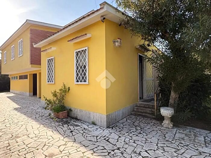 Casa quadrilocale in vendita in Via Rimini, Anzio