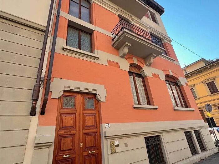 Appartamento con 12 locali in vendita in Firenze