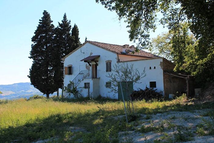 Casa con 5 locali in vendita in Via Forca Montefiore Conca, Montefiore Conca