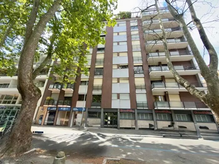 Appartamento quadrilocale in vendita in Viale Michelangelo Buonarroti, Novara