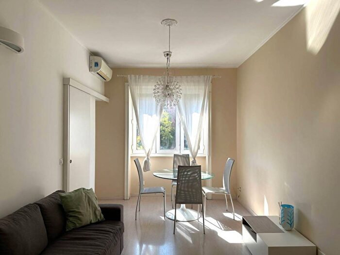 Appartamento bilocale in affitto in Via Andrea Solari, Solari, Milano