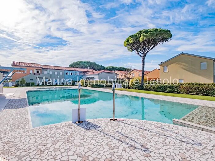 Appartamento trilocale in vendita in Via Cristoforo Colombo, Jesolo
