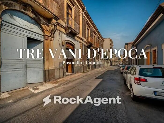 Appartamento trilocale in vendita in Via Messina, Catania