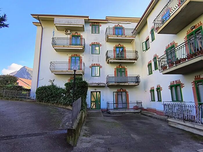Appartamento quadrilocale in vendita in Via Salvatore Allende, Giffoni Valle Piana