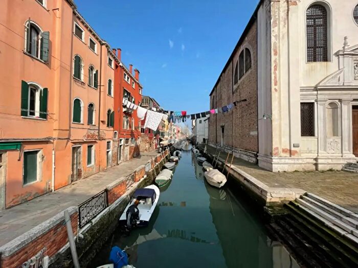 Appartamento trilocale in vendita in Corte del Magazen, Venezia