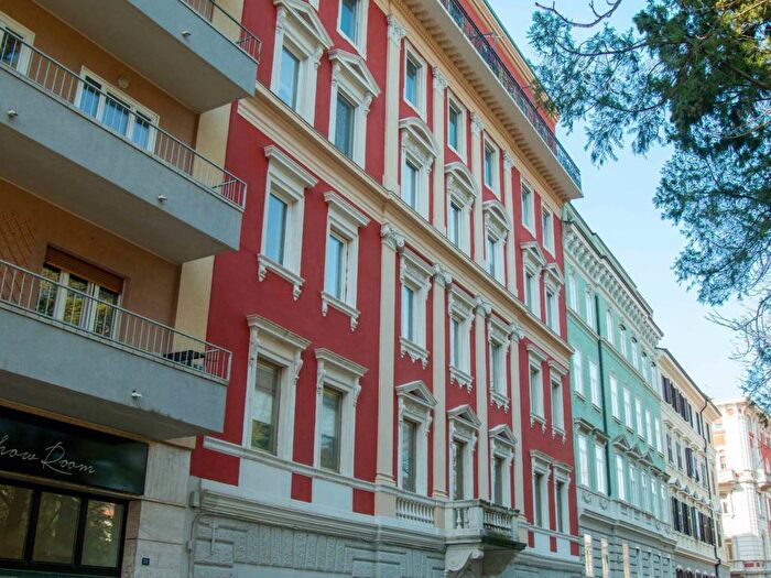 Appartamento trilocale in affitto in VIA ROSSETTI, Largo Barriera Ospedale Maggiore, Trieste