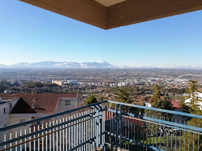 Appartamento con 10 locali in vendita in Via dei Frentani, Chieti