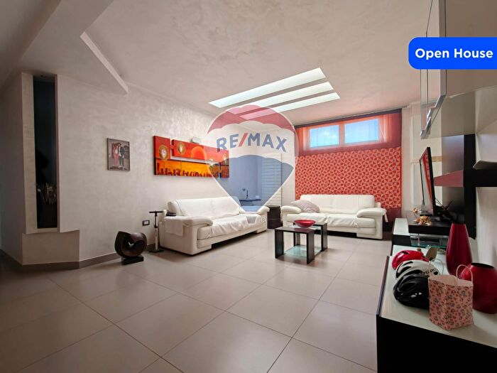 Appartamento con 5 locali in vendita in Via Scaloria B, Manfredonia