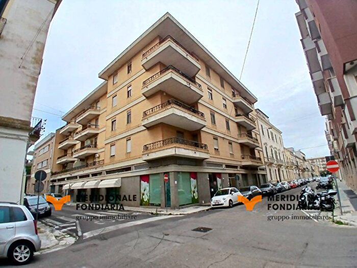 Appartamento con 6 locali in affitto in Via Sindaco Guariglia, San Lazzaro, Lecce