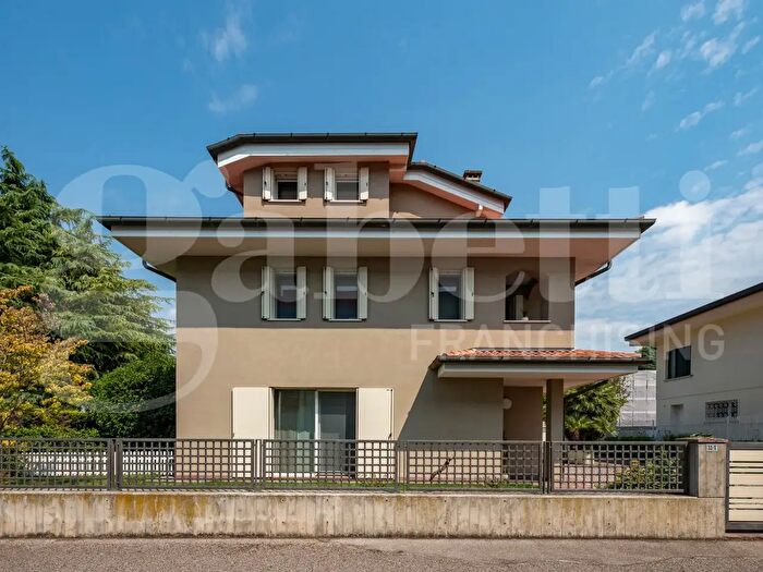Casa con 9 locali in vendita in Strada Rovigana, Monselice