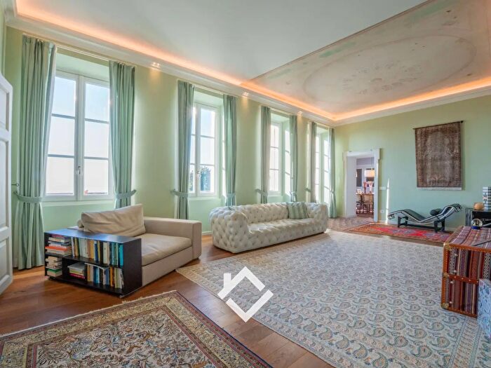 Appartamento con 5 locali in vendita in Via Vittorio Emanuele II, Casciago