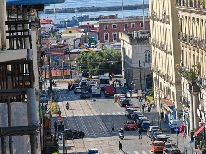 Appartamento trilocale in affitto in Via San Cosmo Fuori Porta Nolana, Garibaldi Ferrovia, Napoli