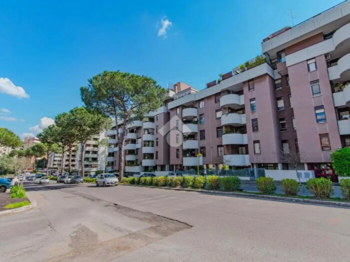 Appartamento quadrilocale in vendita in Viale Cesare Pavese, Roma