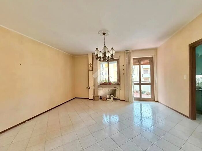 Appartamento trilocale in vendita in Via Giovanni Giolitti, Novara