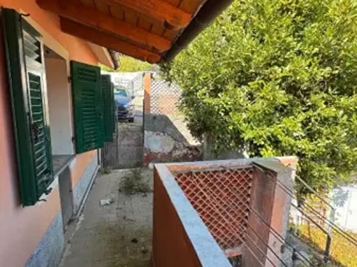 Appartamento con 5 locali in vendita in Via Sottana, Davagna