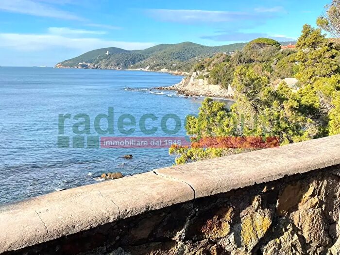 Appartamento con 6 locali in vendita in Via Mario Puccini, Livorno