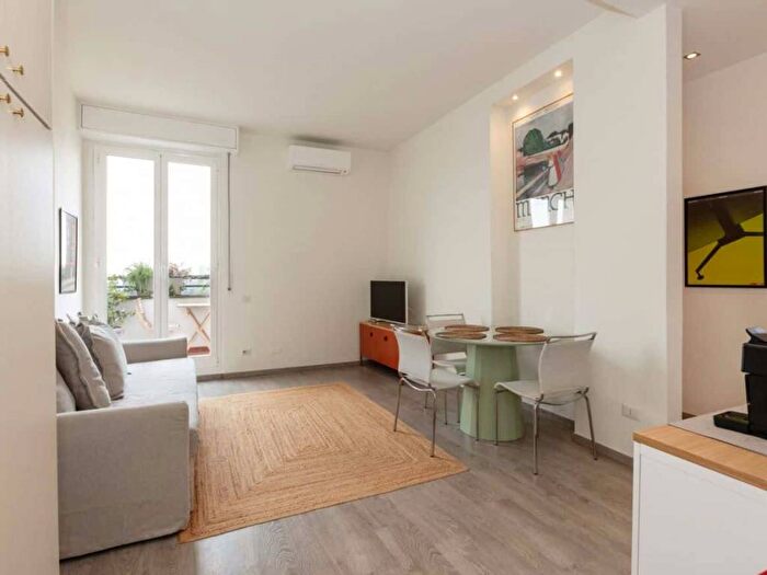 Appartamento bilocale in affitto in Viale Isonzo, Porta Romana Medaglie dOro, Milano