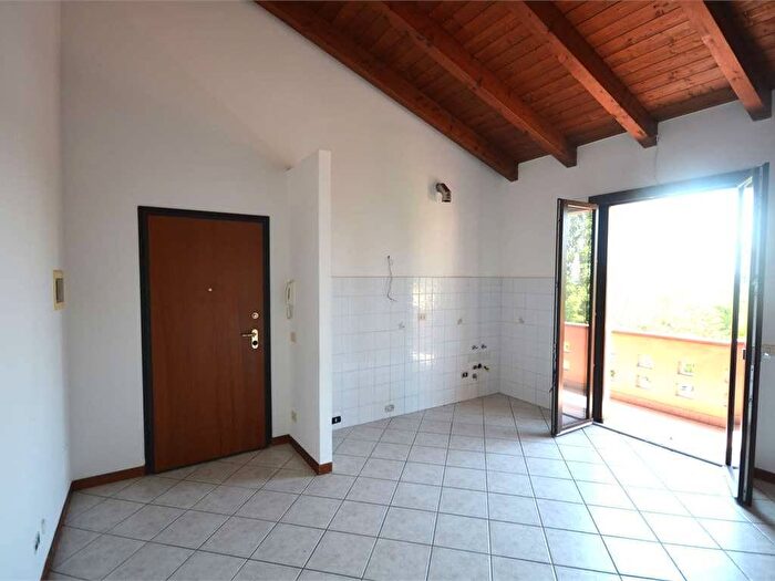 Appartamento trilocale in affitto in Via Roma, Centro, Ravarino