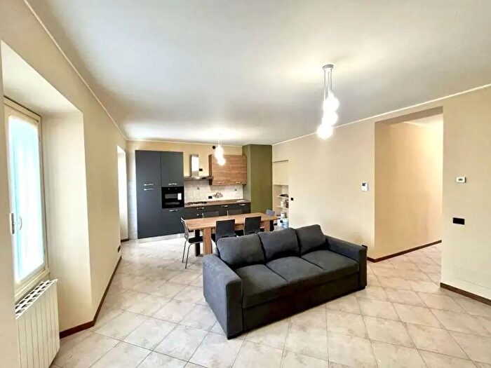 Appartamento trilocale in affitto in Via Angelo Maj, Bergamo