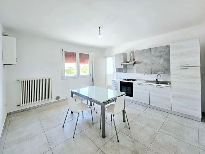 Appartamento bilocale in vendita in Via Roma, Villa Estense