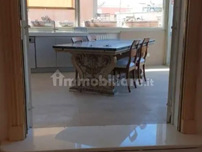 Appartamento quadrilocale in affitto in Via Gregorio Settimo, Roma