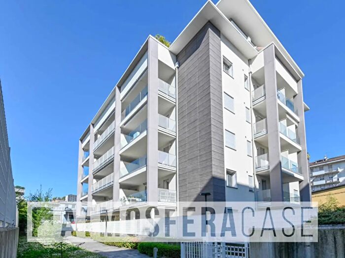 Appartamento trilocale in vendita in Via Pelandi, Bergamo