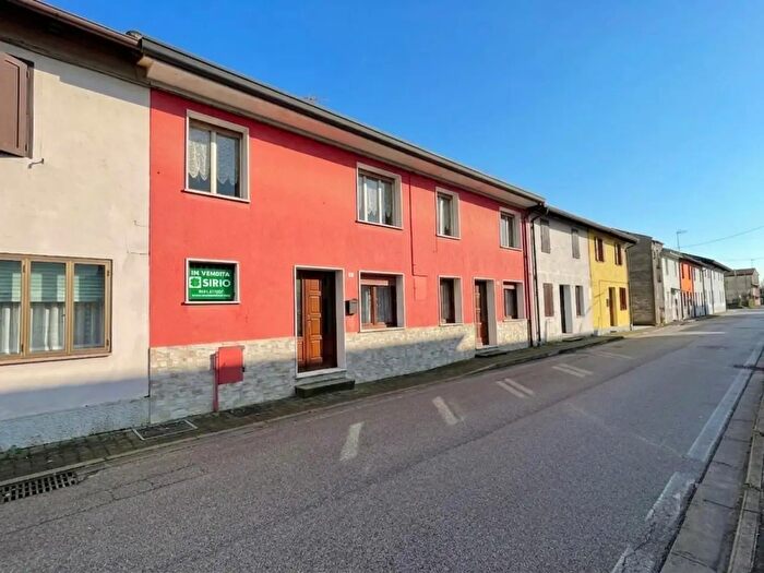 Casa trilocale in vendita in Via Pietro Leschiutta, Ronchis