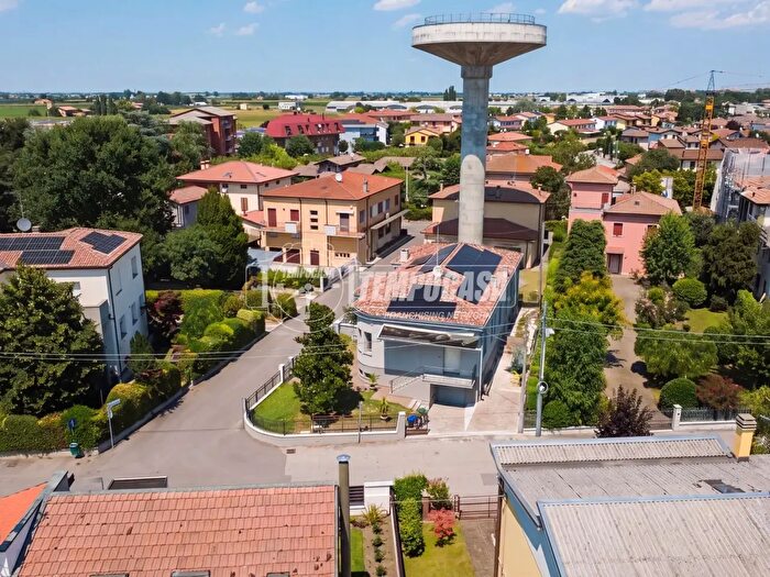 Appartamento quadrilocale in vendita in Via dei Mille Dosso, Terre del Reno