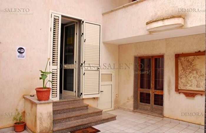 Casa con 6 locali in vendita in Vico Trebbia, Castrignano Del Capo