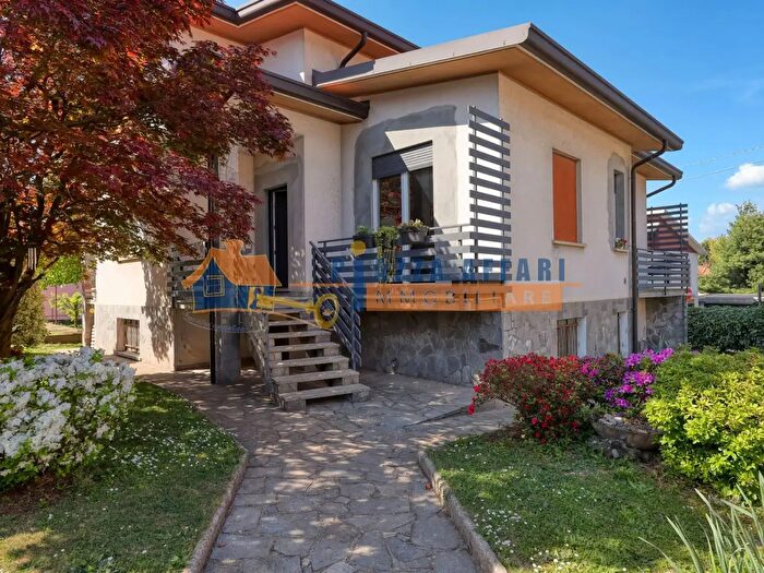 Case in Vendita e in Affitto - 2