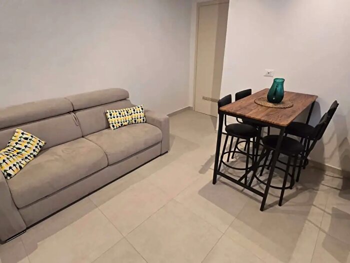 Appartamento monolocale in affitto in Via Dungallo, Pavia